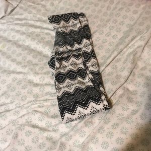 Black and white leggings